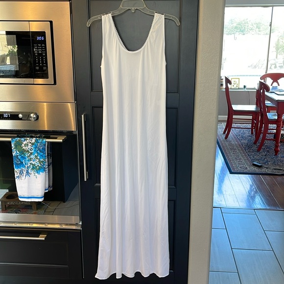 Vintage Beehive Slip/Nightgown Full Length Sz. S - Picture 3 of 5